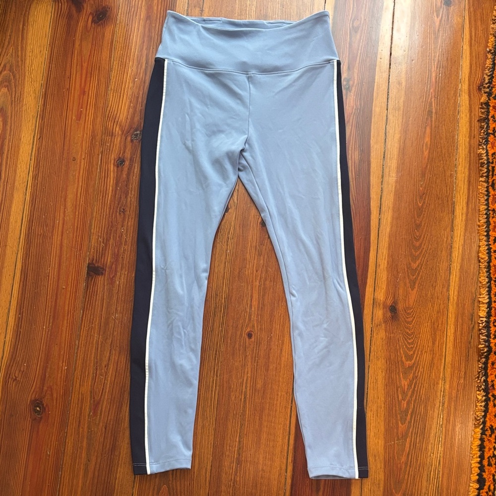 Lou & Grey periwinkle and navy Leggings